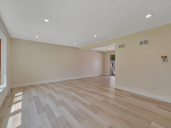 3rd image of 10431 S Tod Dr