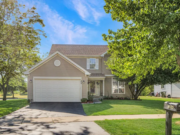 384 S Clearview Cir, Round Lake, IL 60073