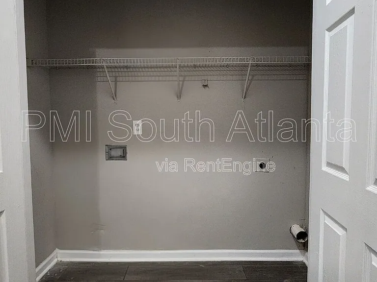 1749 Carrington Dr — Photo 11