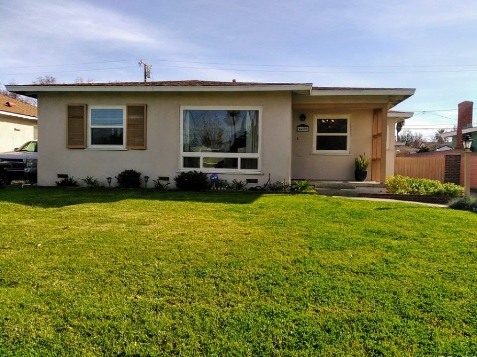 1st image of 4420 N Glenfinnan Ave