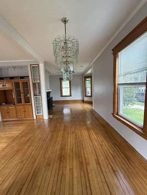 3 bed, 2.0 bath, 1390 sqft, $2,900 — Photo 2