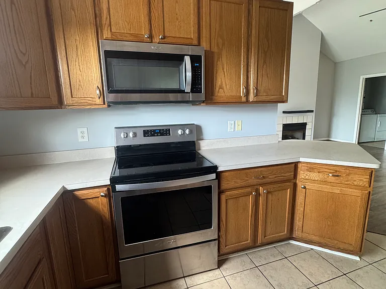 17200 Addington Dr — Photo 7