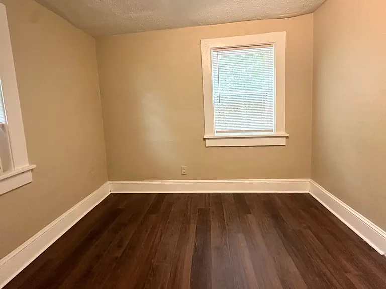 1812 Parkview Ave — Photo 12