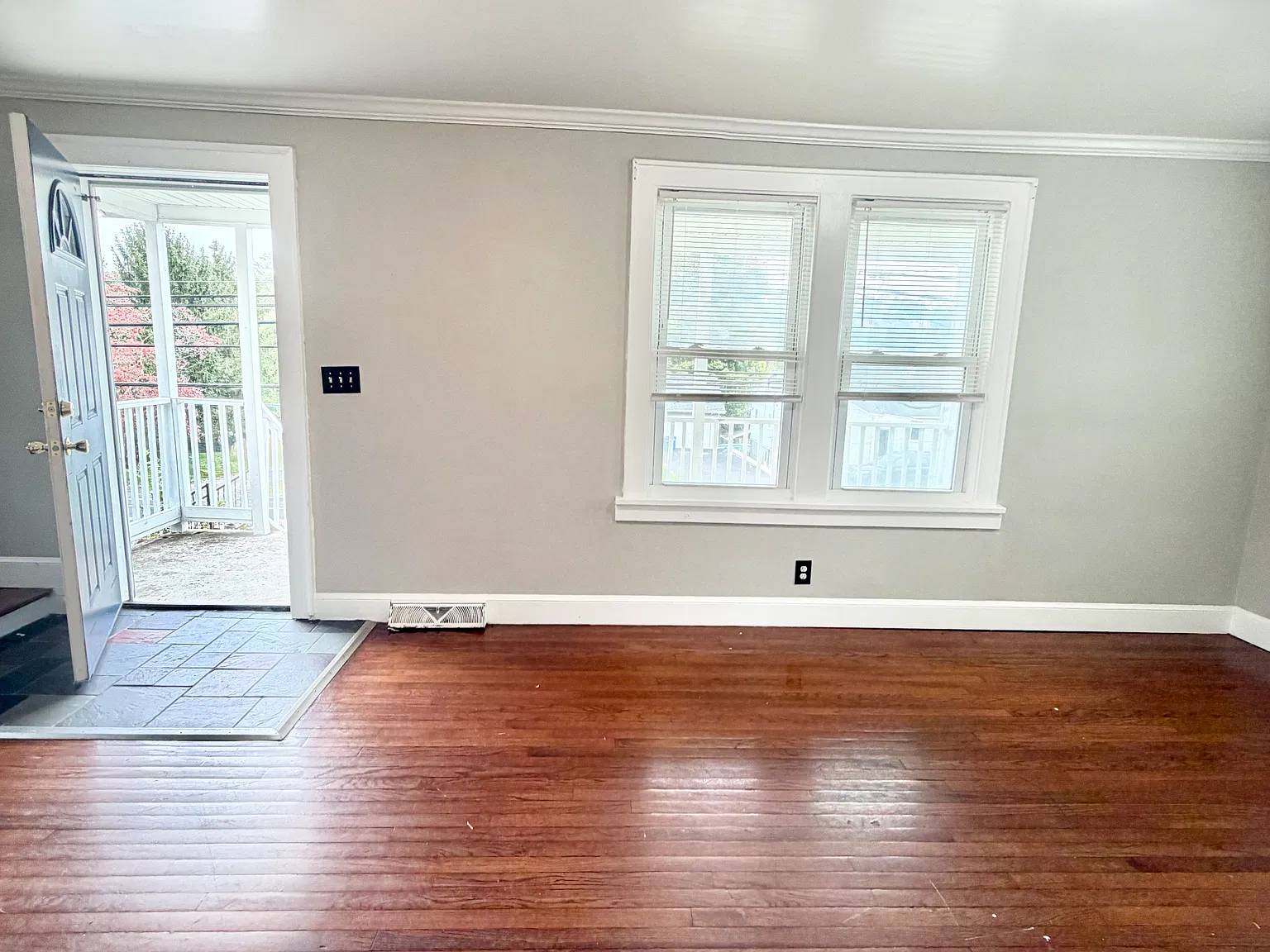 3 bed, 1500 sqft, $2,450 — Photo 3