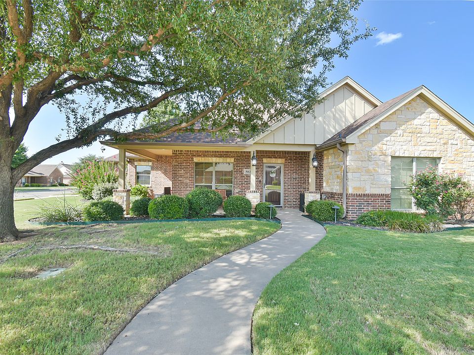 1st image of 502 Lone Star Dr