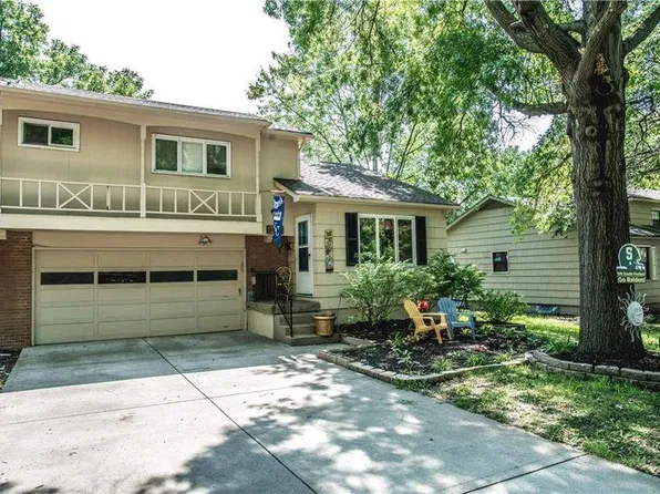 5603 W 97th St, Overland Park, KS 66207