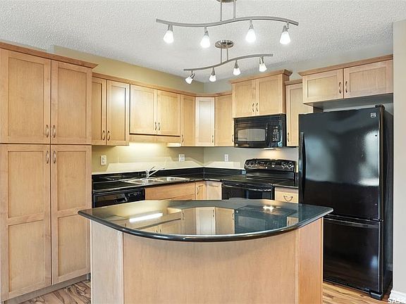 5th image of 103 Wellman Cres #215B