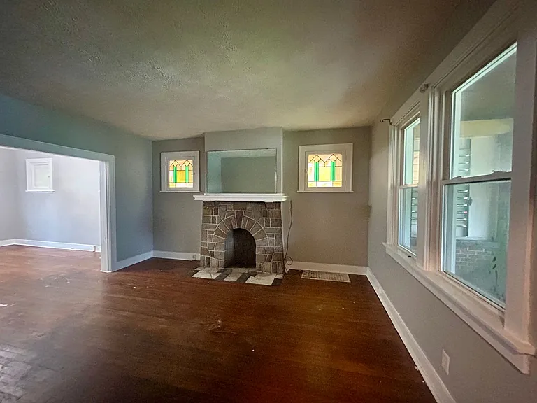 1311 Oakhill St — Photo 7