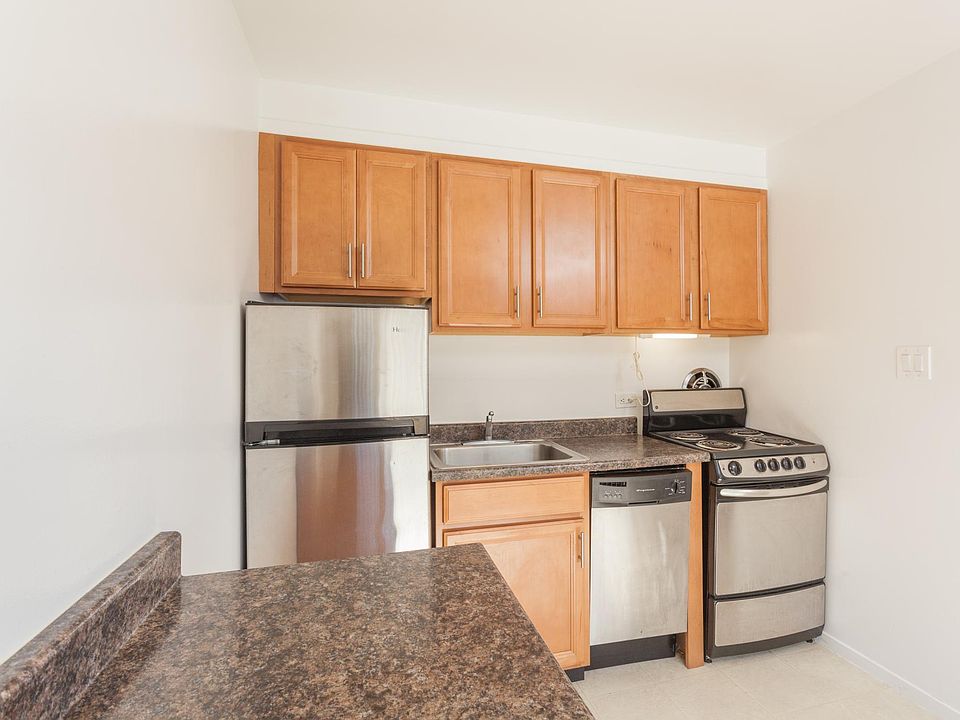 1st image of 2899 Jackson St APT 4
