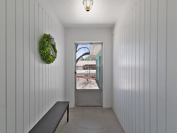 5th image of 2924 San Pablo St NE