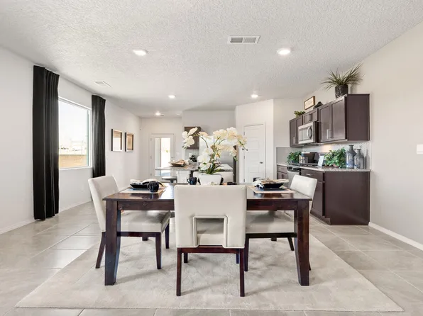 1509 Calle Oeste NW, Los Lunas, NM 87031