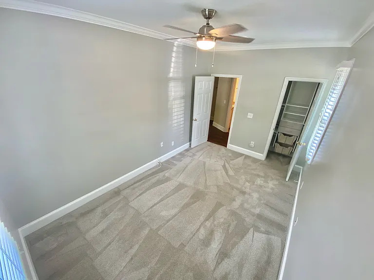 416 E Tremont Ave — Photo 40