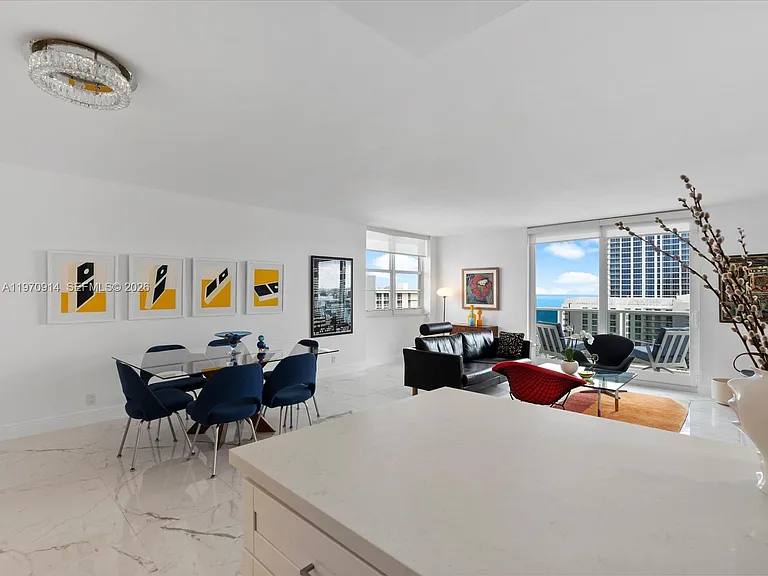 336 N Birch Rd #PENTHOUSE — Photo 15