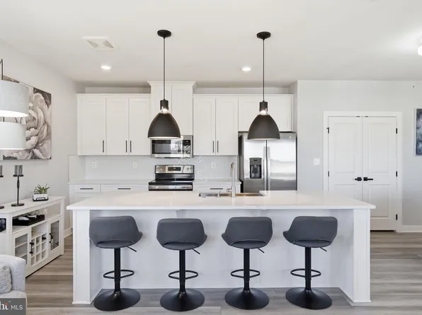 12875 Mosaic Park Way Unit 4-X, Herndon, VA 20171