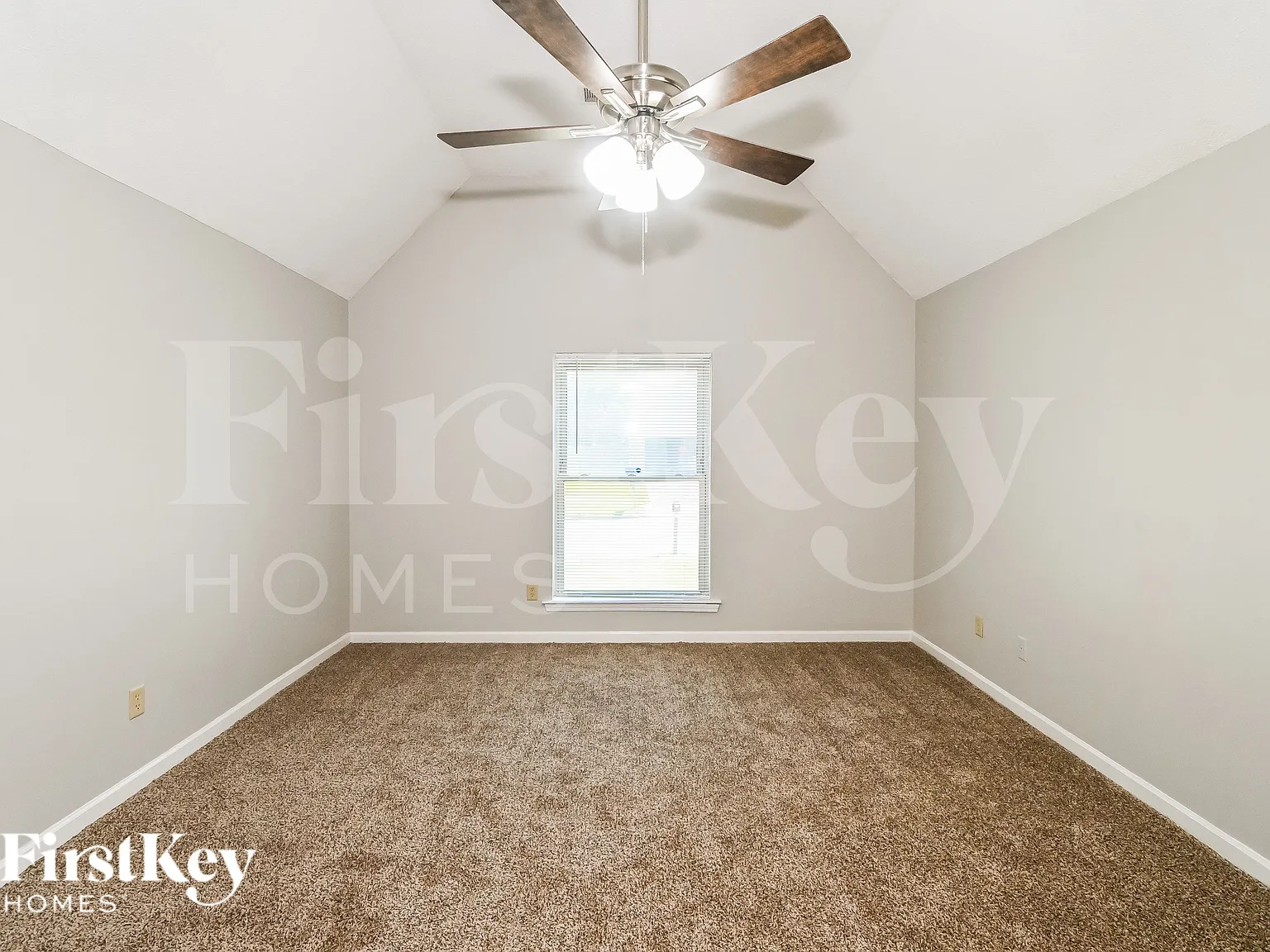 3 bed, 2.0 bath, 1357 sqft, $1,645 — Photo 2