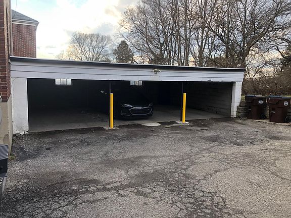 2nd image of 32 Gahl Ter APT B