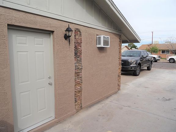 4th image of 1107 E 9th Ave