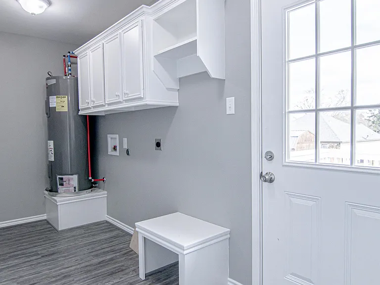 100 Shorewood Dr — Photo 14