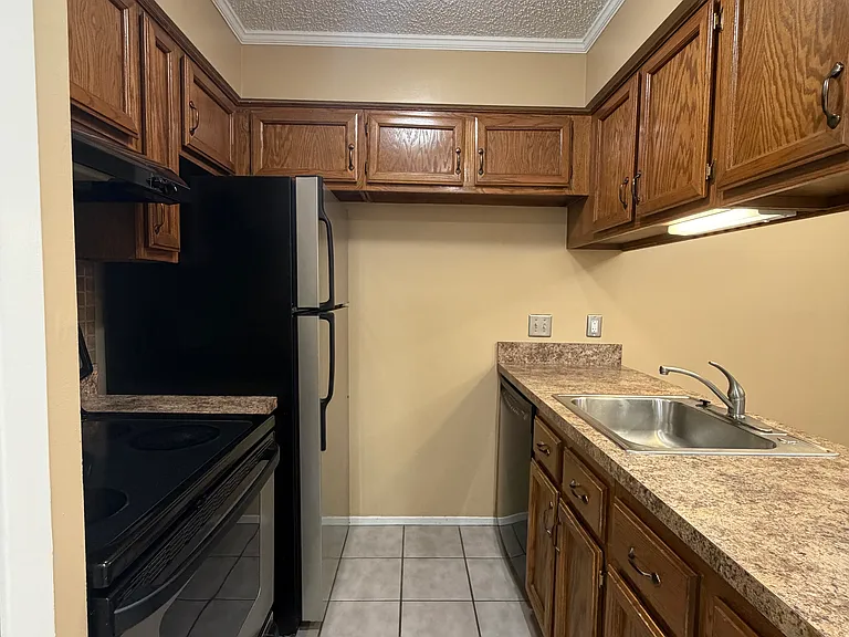 34917 Hamilton Dr #2 — Photo 11