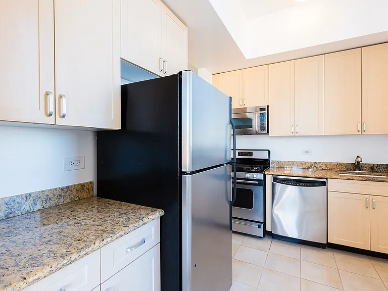 235 W 48th St #43J — Photo 10