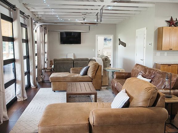 5th image of 1377 Franks Ferry Rd