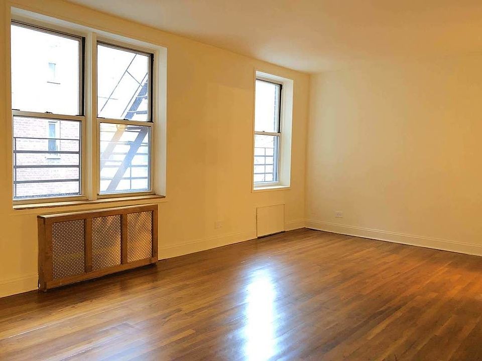 1st image of 14308 Roosevelt Ave APT 309