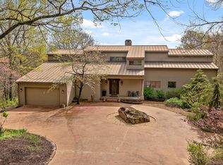 1544 Greer Ln, Signal Mountain, TN 37377