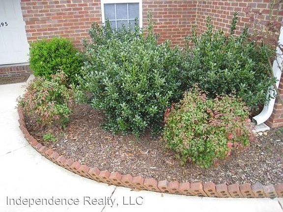 2nd image of 195 Chestnut Oak Cir
