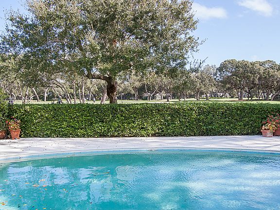 3rd image of 181 Oleander Way