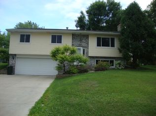 1185 Poppyseed Dr, New Brighton, MN 55112