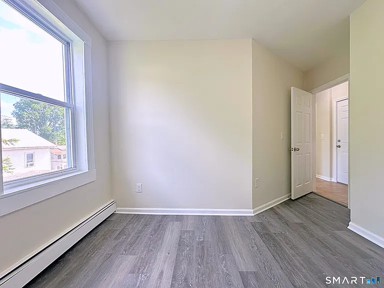 28 Sexton St #3N — Photo 8