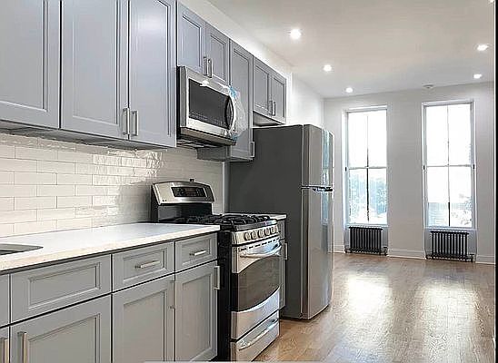2nd image of 95 Saratoga Ave Room 2