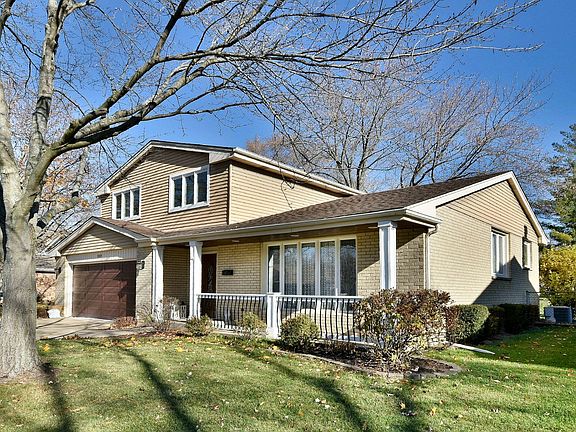 3rd image of 2723 N Dryden Pl