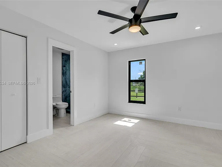 17680 SW 54th St — Photo 37