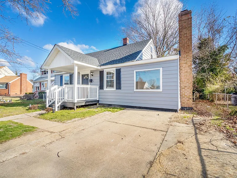 1610 Shiloh Pl — Photo 2