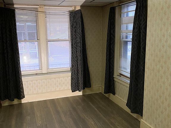 4th image of 523 E Philadelphia Ave Floor 1