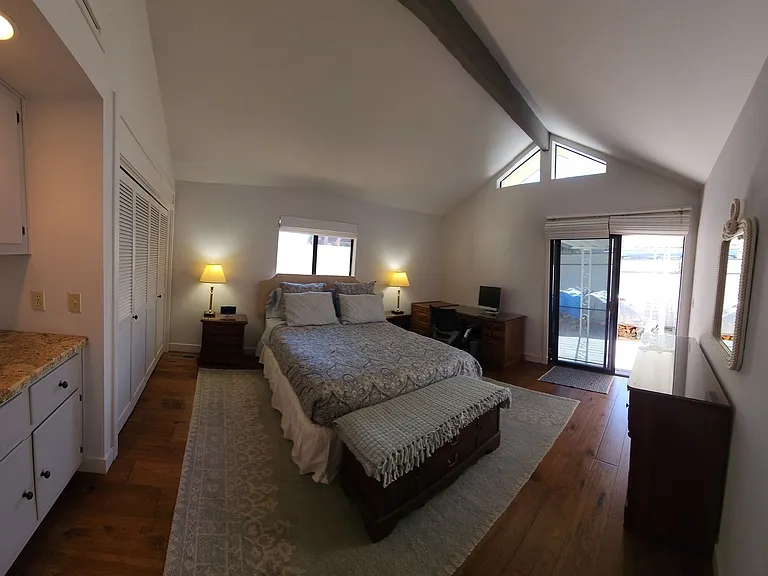 270 E Foothill Blvd — Photo 7