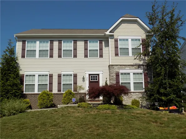 325 Everest Cir, Houston, PA 15342