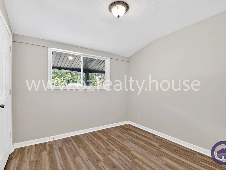 3040 E Lincolnshire Blvd #B — Photo 12