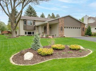 13854 Duluth Dr, Apple Valley, MN 55124