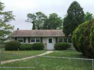 412 Dover Rd, South Toms River, NJ 08757