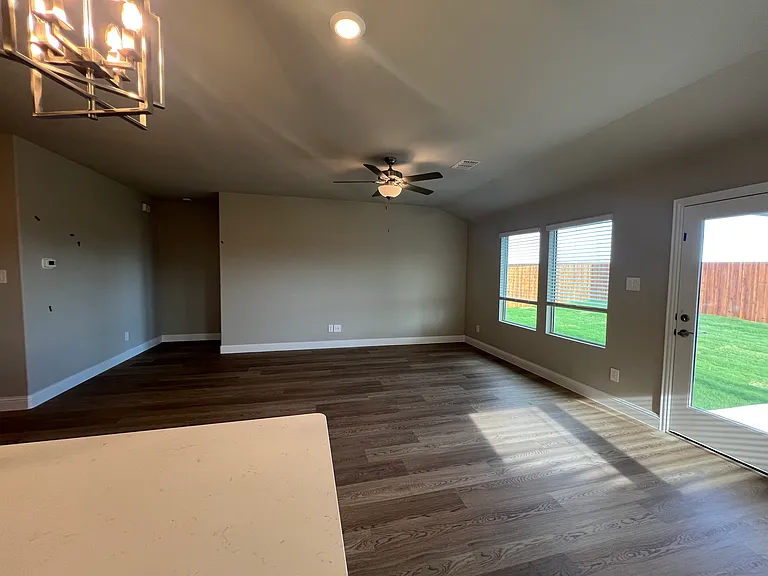 1405 Arrowleaf Dr — Photo 6