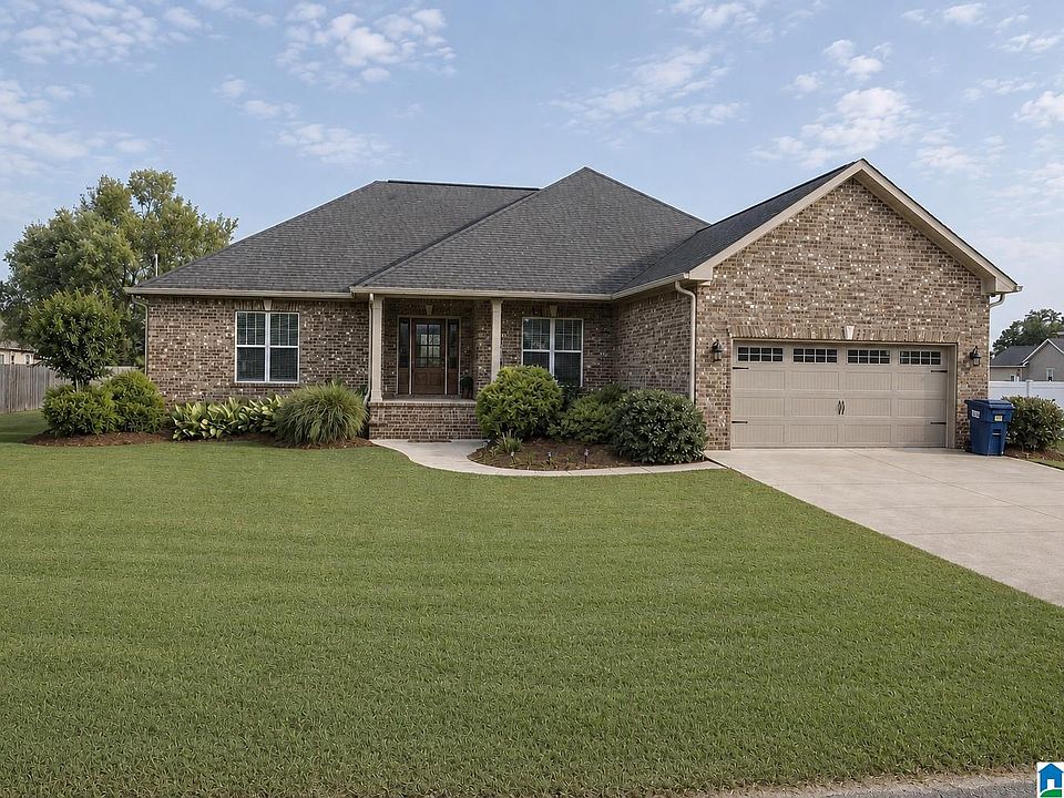 1st image of 135 Cottonwood Cir