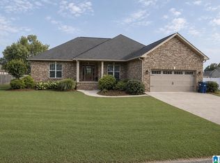 135 Cottonwood Cir, Gadsden, AL 35901