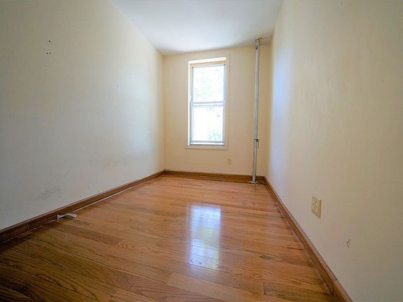 5th image of 2252 21st St #2B