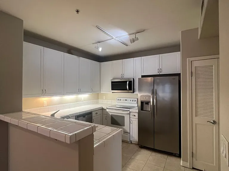 1601 India St #312 — Photo 2