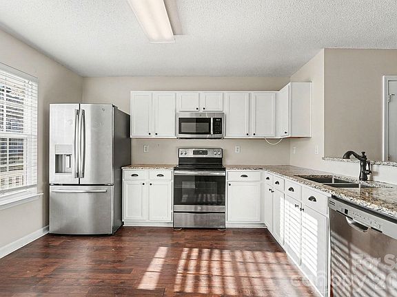 5th image of 534 Canopy Ct