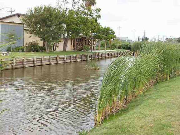 3rd image of 1101 E Canal Dr