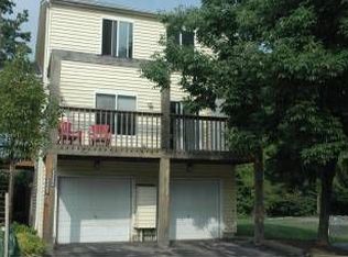 22255 River Walk Rd #19, Rocky River, OH 44116