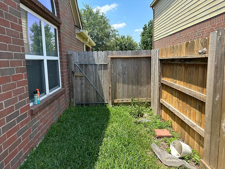 8715 Leadore Dr — Photo 19